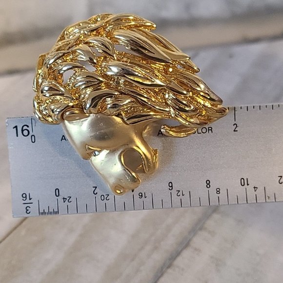 Vintage Lion Head Gold Tone Brooch Pin Rhinestone Eye Leo Zodiac 3d Profile - Picture 7 of 8